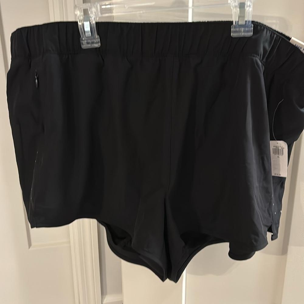 Lot of XL clothes. T shirt, athletic pants and shorts - Picture 2 of 14